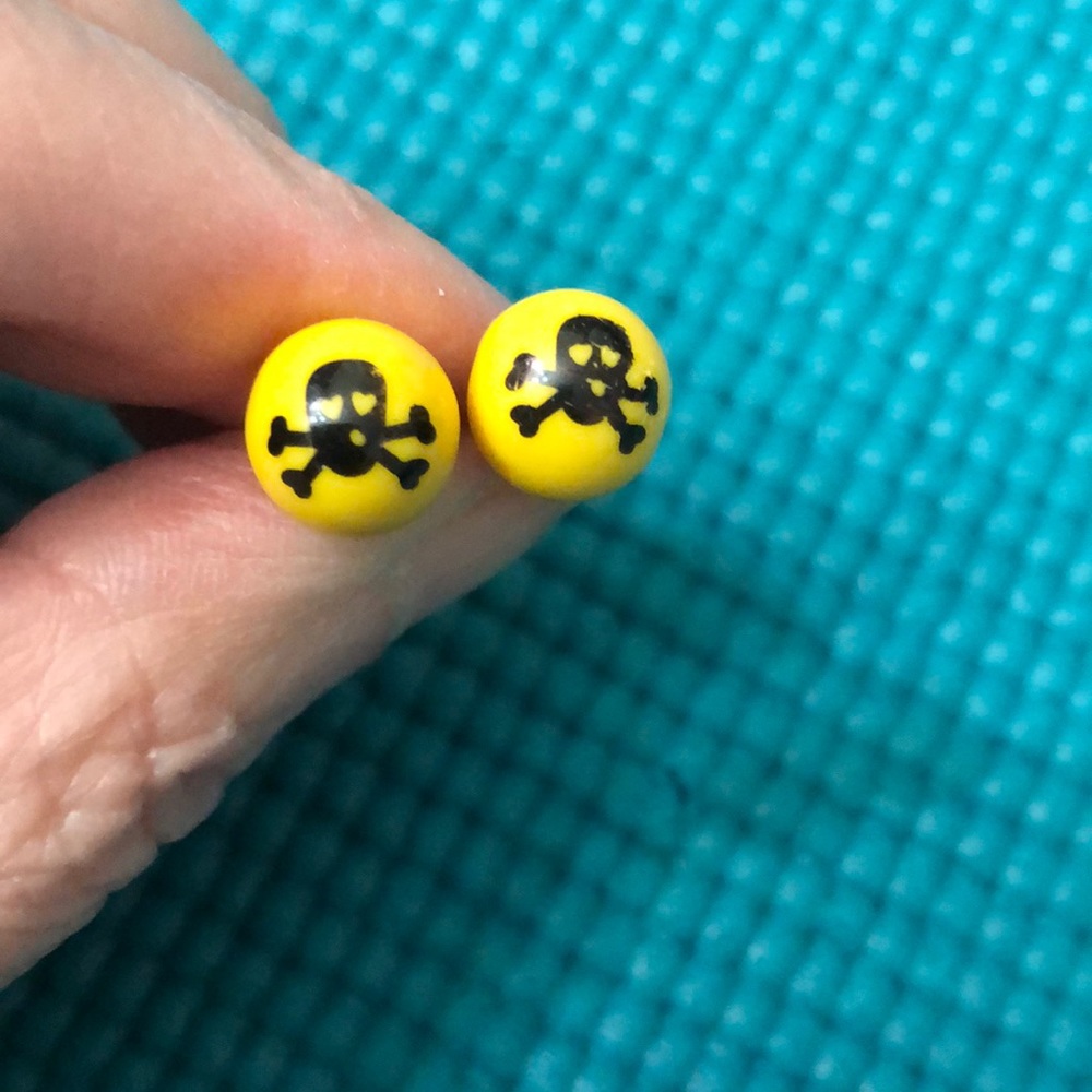 Claire’s Vintage🥳HP🥳Yellow Skeleton 👻 Earrings